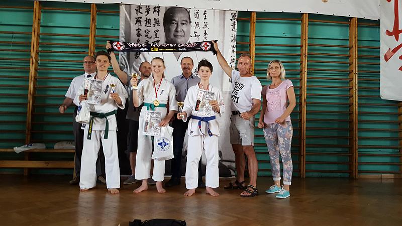 TRZY MEDALE CIESZYŃSKIEGO KYOKUSHIN W PUCHARZE ŚLĄSKA