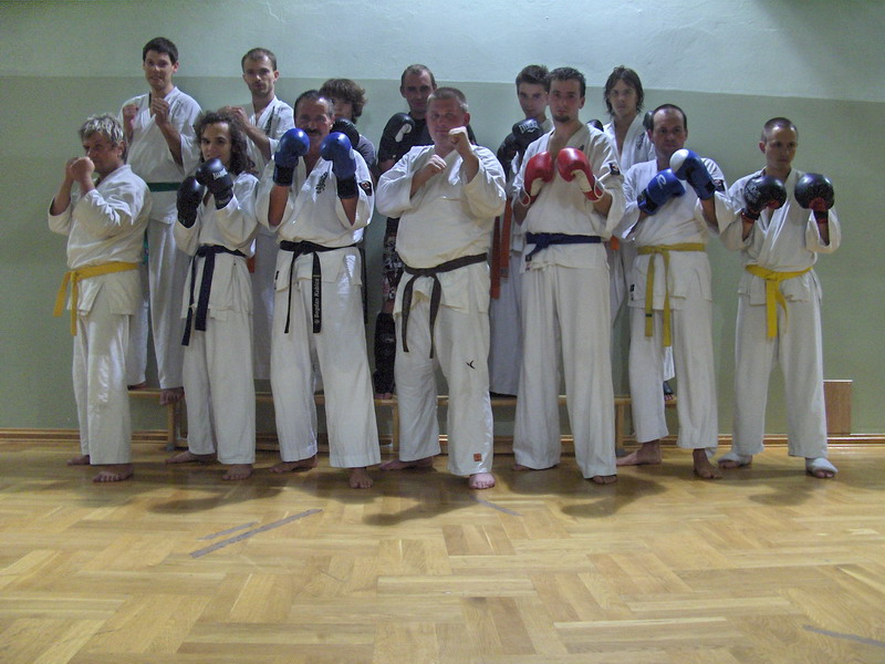 TRENING KICKBOKSU – USTROŃ (WRZESIEŃ 2011)