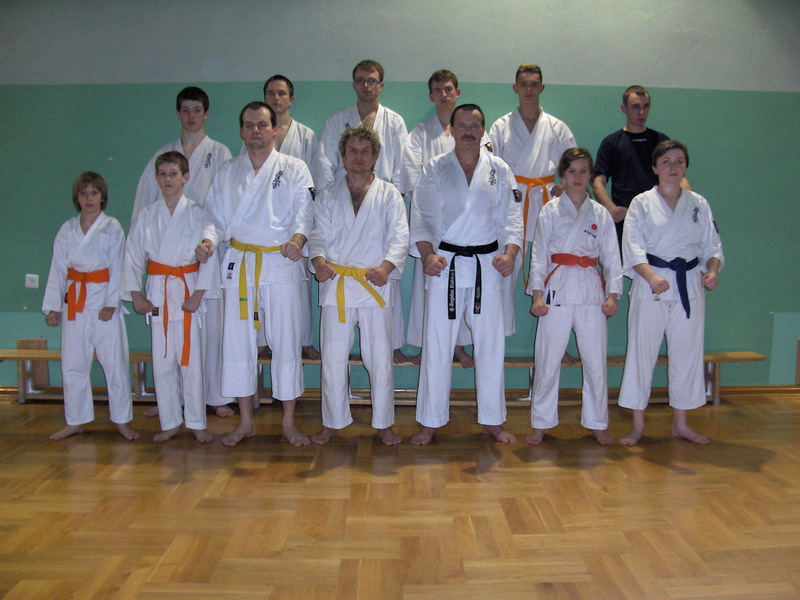 TRENING SEKCJA USTROŃ – KWIECIEŃ 2009