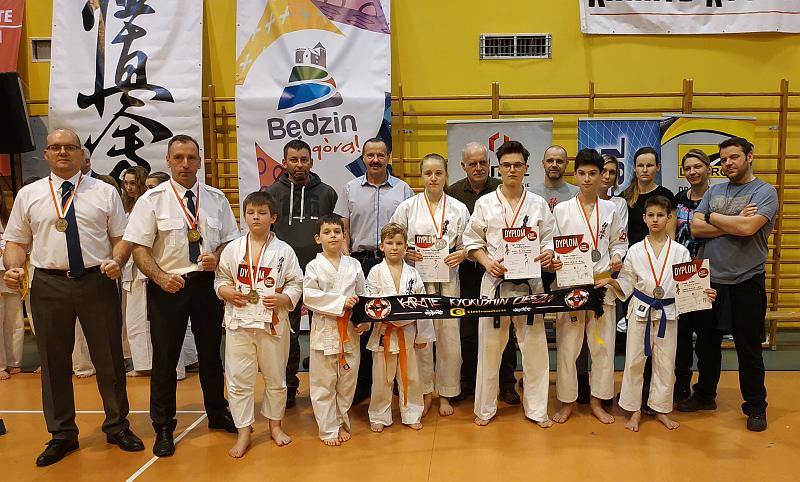 PIĘĆ MEDALI CIESZYŃSKIEGO KYOKUSHIN