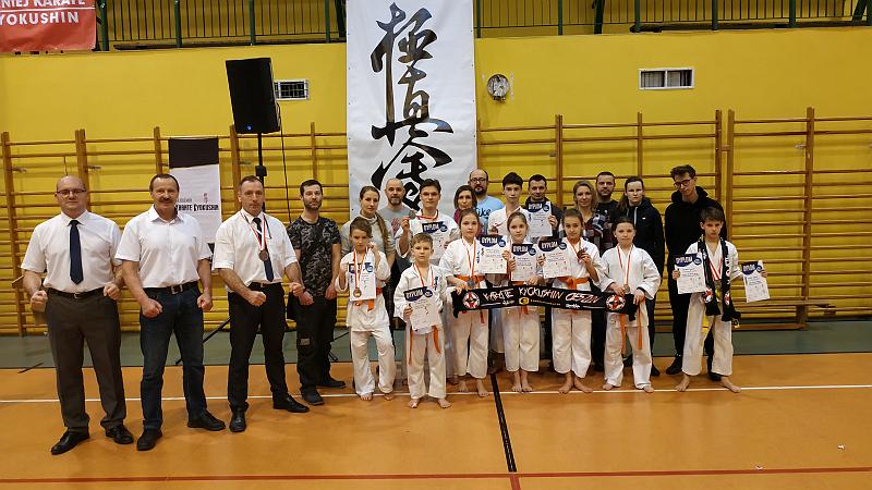 DZIEWIĘĆ MEDALI DLA CIESZYŃSKIEGO KYOKUSHIN