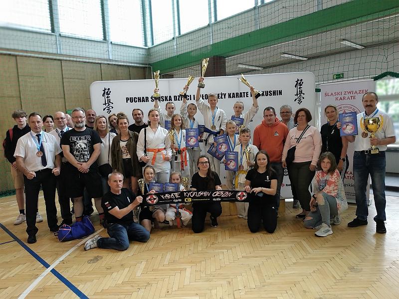 BARDZO UDANY START ZAWODNIKÓW CIESZYŃSKIEGO KYOKUSHIN NA VII PUCHARZE ŚLĄSKA DZIECI I MŁODZIEŻY