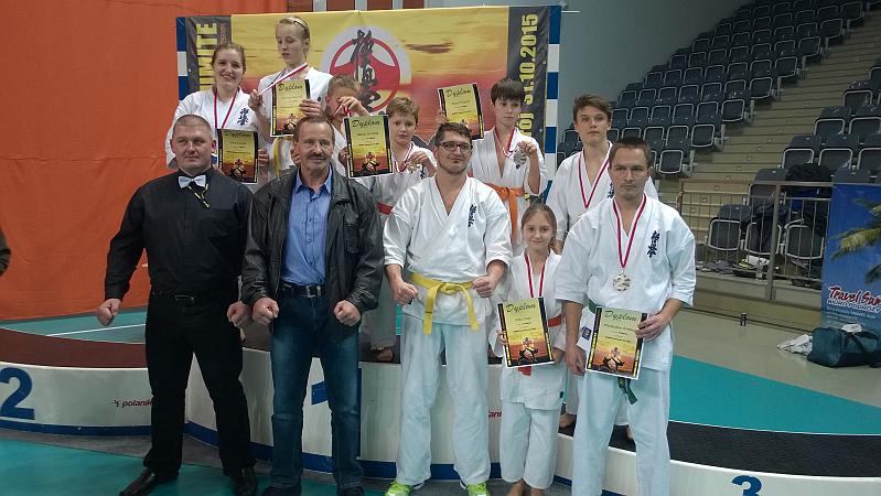 OSIEM MEDALI DLA CIESZYŃSKIEGO KYOKUSHIN